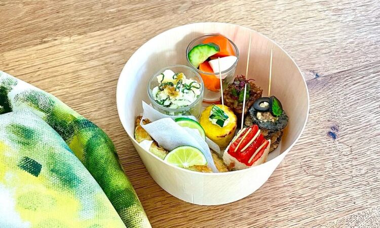 動物をまもるための「やさしいおべんとう・クリスマスボックス」販売